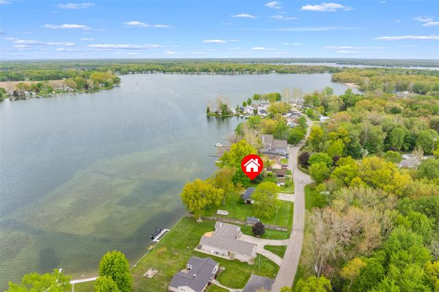 8239 W Long Lake Drive, Kalamazoo, MI 49048