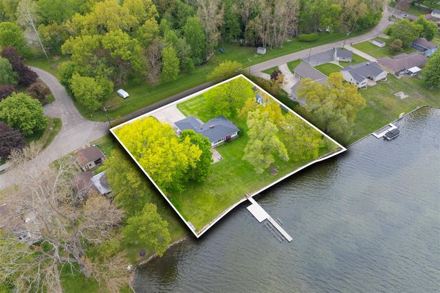 8239 W Long Lake Drive, Kalamazoo, MI 49048