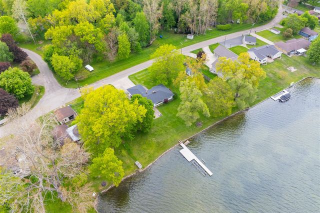 8239 W Long Lake Drive, Kalamazoo, MI 49048