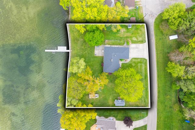 8239 W Long Lake Drive, Kalamazoo, MI 49048