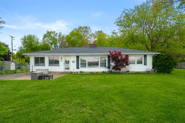 8239 W Long Lake Drive, Kalamazoo, MI 49048