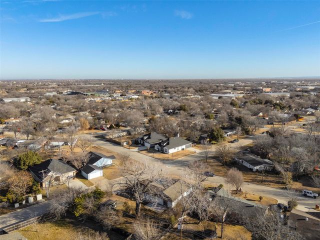 400 Mckown Drive, Mansfield, TX 76063
