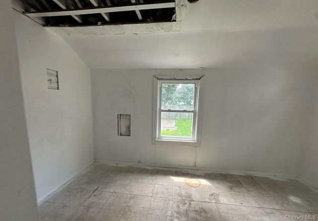 90 E 3rd Street, Huntington Station, NY 11746