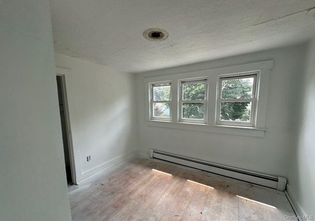 90 E 3rd Street, Huntington Station, NY 11746