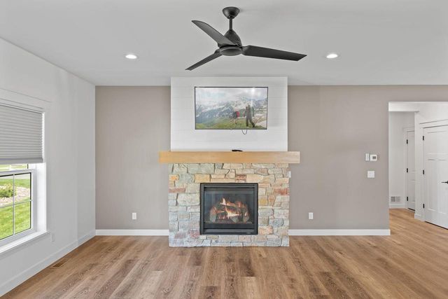 1201 Jacob Drive, Prairie Du Sac, WI 53578