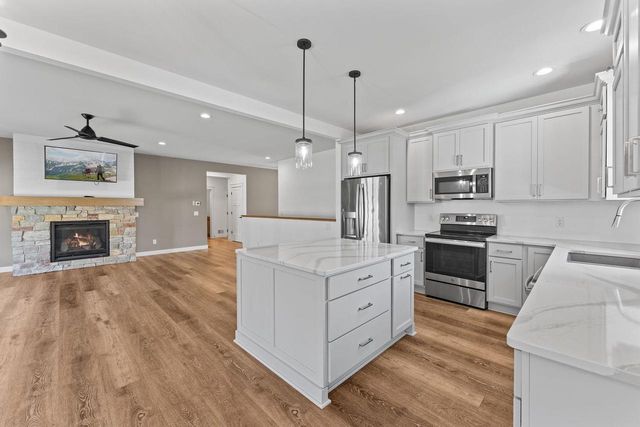 1201 Jacob Drive, Prairie Du Sac, WI 53578