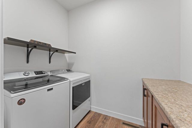 1201 Jacob Drive, Prairie Du Sac, WI 53578
