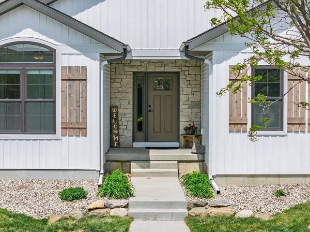 1201 Jacob Drive, Prairie Du Sac, WI 53578