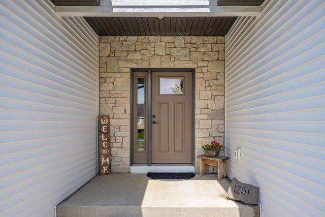 1201 Jacob Drive, Prairie Du Sac, WI 53578