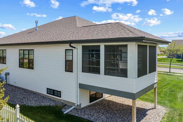 1201 Jacob Drive, Prairie Du Sac, WI 53578