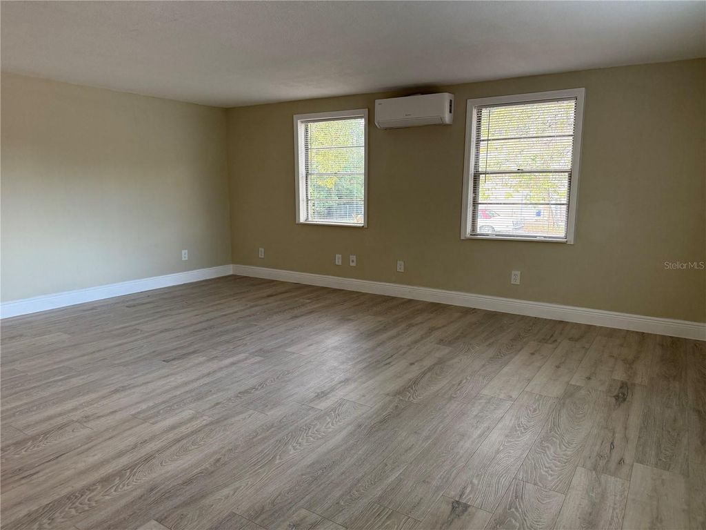 Image 2 of property listing at 9624 N 12TH STREET, Tampa, FL 33612