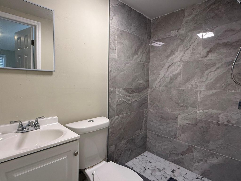 Image 11 of property listing at 9624 N 12TH STREET, Tampa, FL 33612