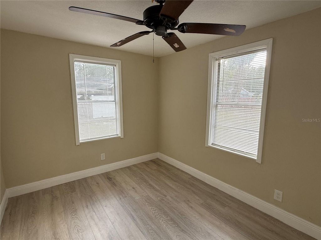 Image 14 of property listing at 9624 N 12TH STREET, Tampa, FL 33612