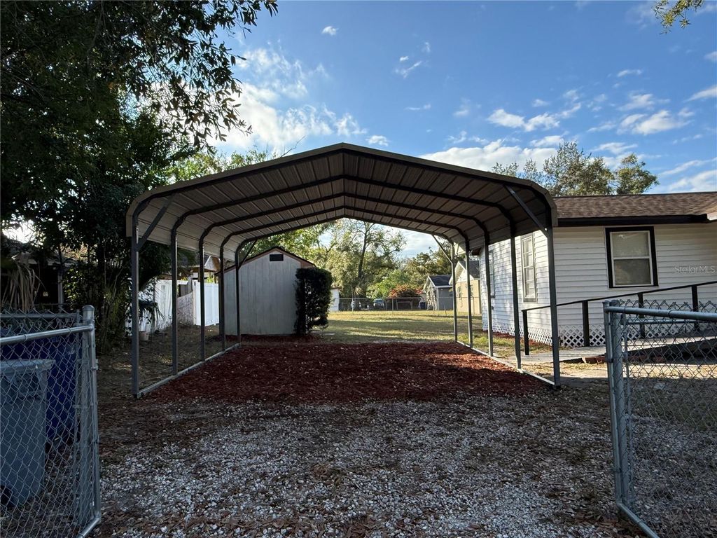 Image 16 of property listing at 9624 N 12TH STREET, Tampa, FL 33612