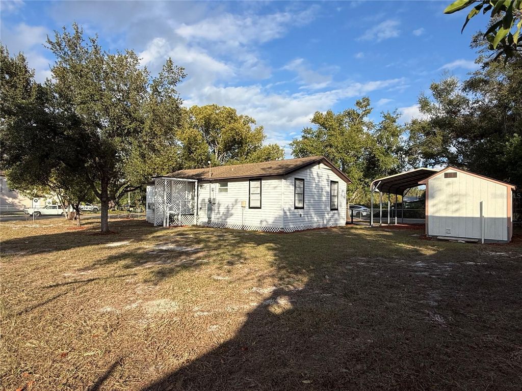 Image 18 of property listing at 9624 N 12TH STREET, Tampa, FL 33612