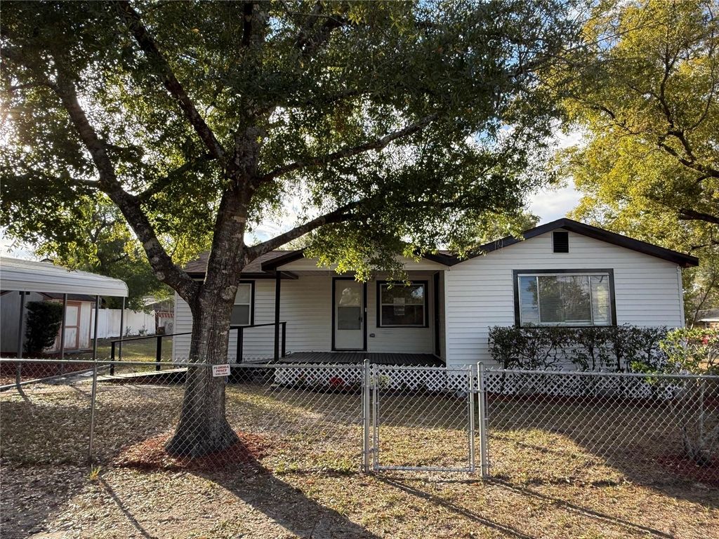 Image 19 of property listing at 9624 N 12TH STREET, Tampa, FL 33612