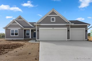 7117 Kettle Dale Avenue SE, Alto, MI 49302