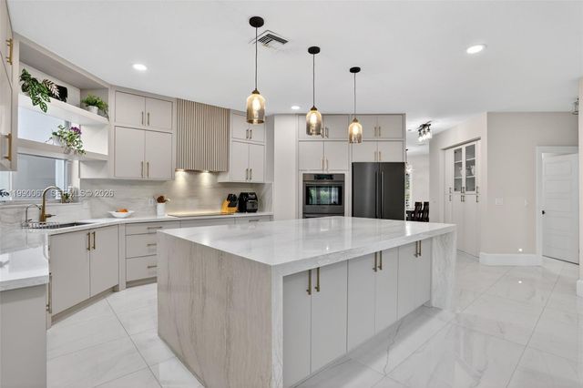 4953 Kensington Circle, Coral Springs, FL 33076