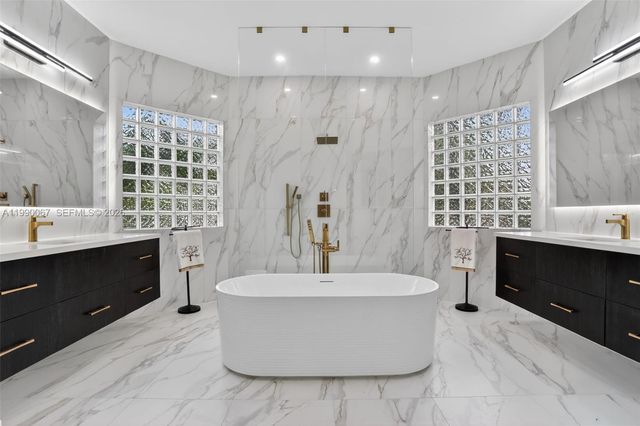 4953 Kensington Circle, Coral Springs, FL 33076