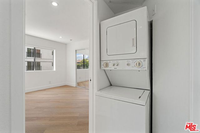 3939 Moore Street 106, Los Angeles, CA 90066