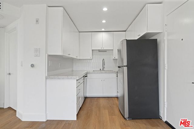 3939 Moore Street 106, Los Angeles, CA 90066