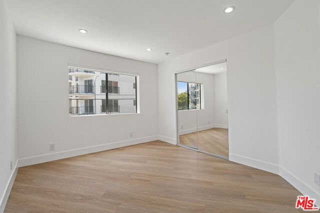 3939 Moore Street 106, Los Angeles, CA 90066