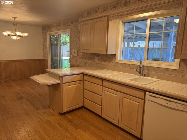 260 SUSAN St, Eugene, OR 97404