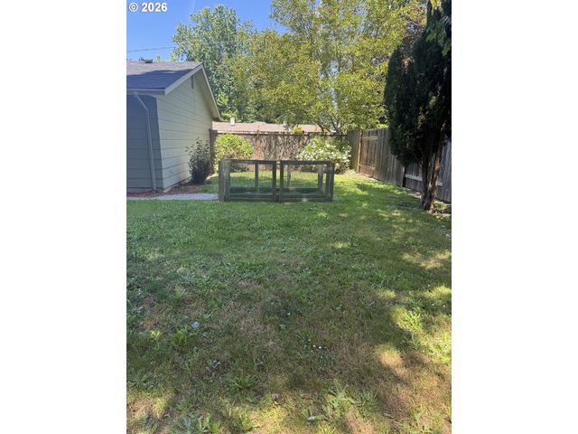 260 SUSAN St, Eugene, OR 97404