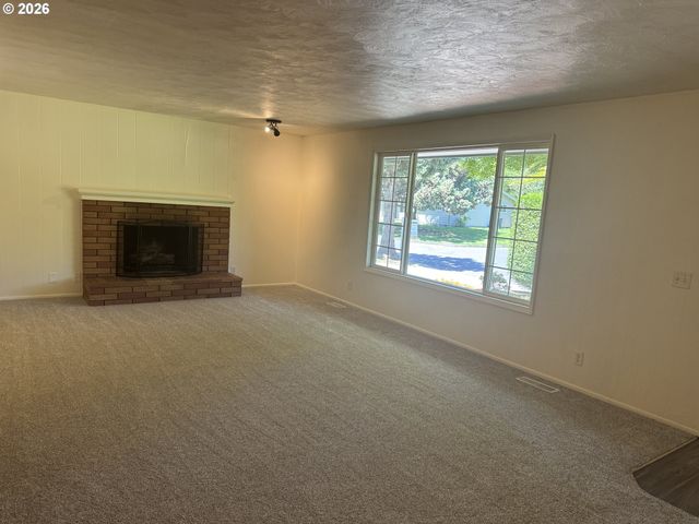 260 SUSAN St, Eugene, OR 97404