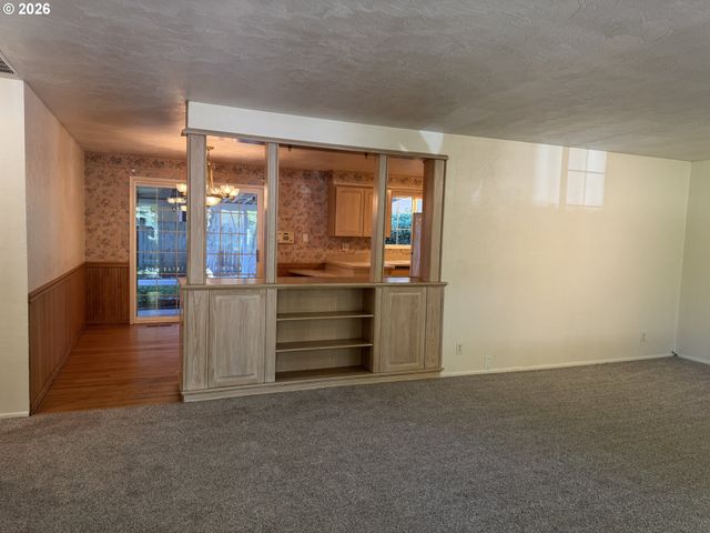 260 SUSAN St, Eugene, OR 97404