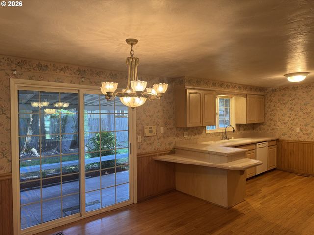 260 SUSAN St, Eugene, OR 97404