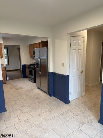 23 Peach Ct, Raritan Twp., NJ 08822