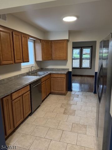 23 Peach Ct, Raritan Twp., NJ 08822