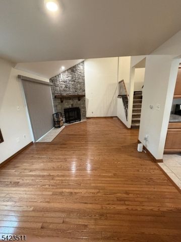 23 Peach Ct, Raritan Twp., NJ 08822