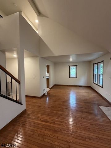 23 Peach Ct, Raritan Twp., NJ 08822
