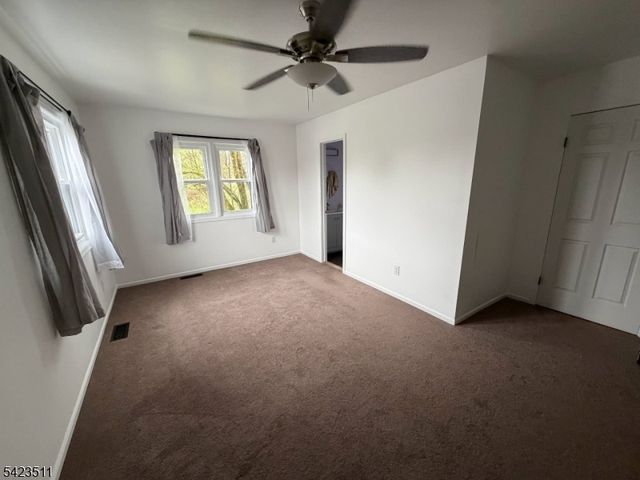 23 Peach Ct, Raritan Twp., NJ 08822