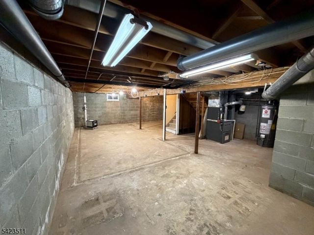 23 Peach Ct, Raritan Twp., NJ 08822