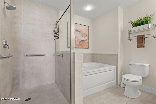 2 Oceans West Blvd Apt 702, Daytona Beach, FL 32118