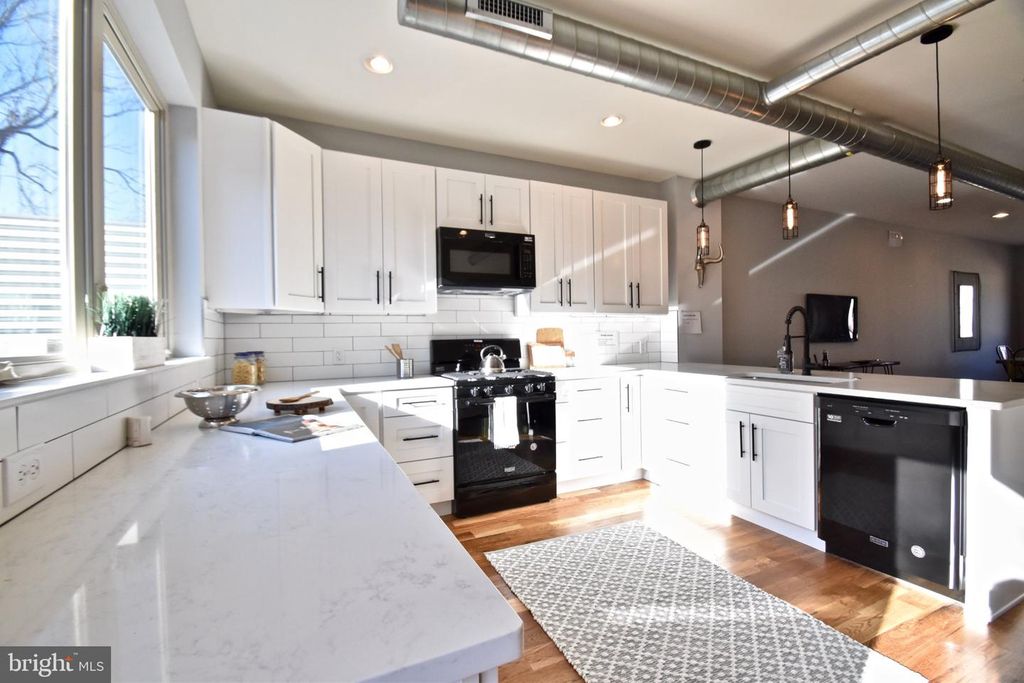 2068 BOSTON ST E #1, PHILADELPHIA, PA 19125 — photo 4