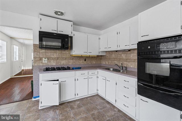 806 CLOVIS AVE, Capitol Heights, MD 20743