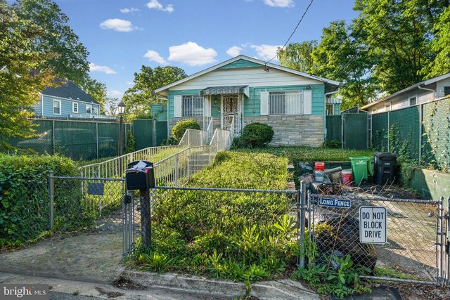 806 CLOVIS AVE, Capitol Heights, MD 20743