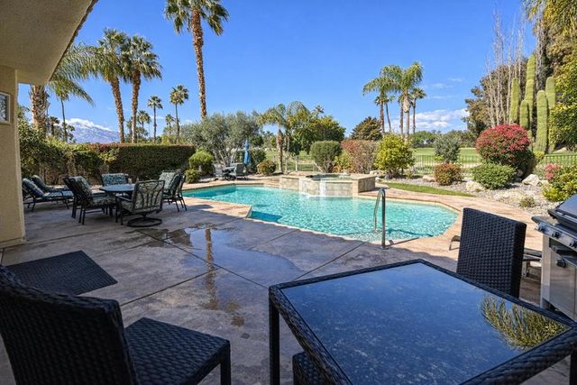83 Kavenish Drive, Rancho Mirage, CA 92270