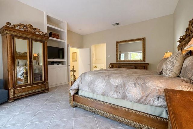 83 Kavenish Drive, Rancho Mirage, CA 92270