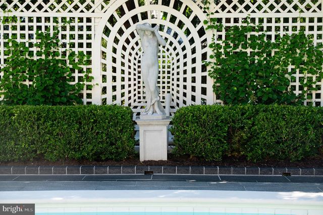 2838 MCGILL TER NW, Washington, DC 20008