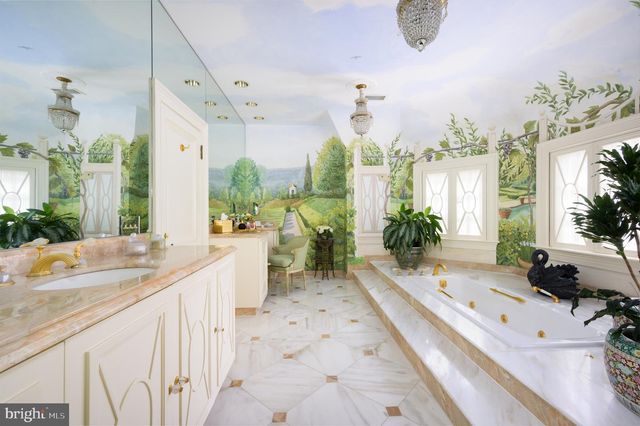 2838 MCGILL TER NW, Washington, DC 20008