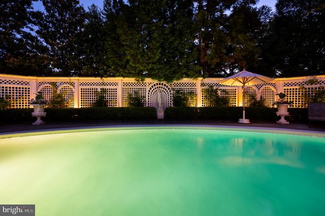 2838 MCGILL TER NW, Washington, DC 20008