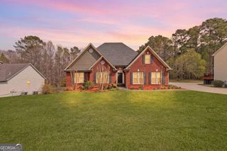 825 Harbor Bay Drive, Lawrenceville, GA 30045