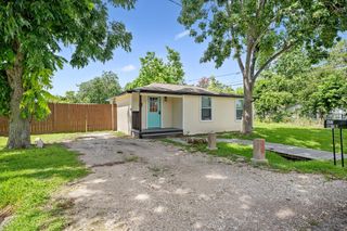 602 S 3rd Street B, La Porte, TX 77571