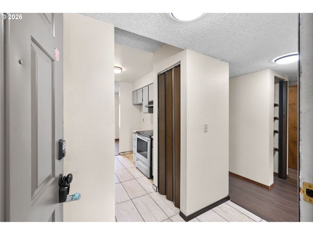 3353 Ne 162ND Ave, Portland, OR 97230