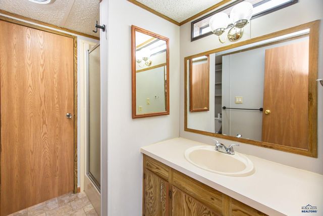 4904 GLEN, Rapid City, SD 57703